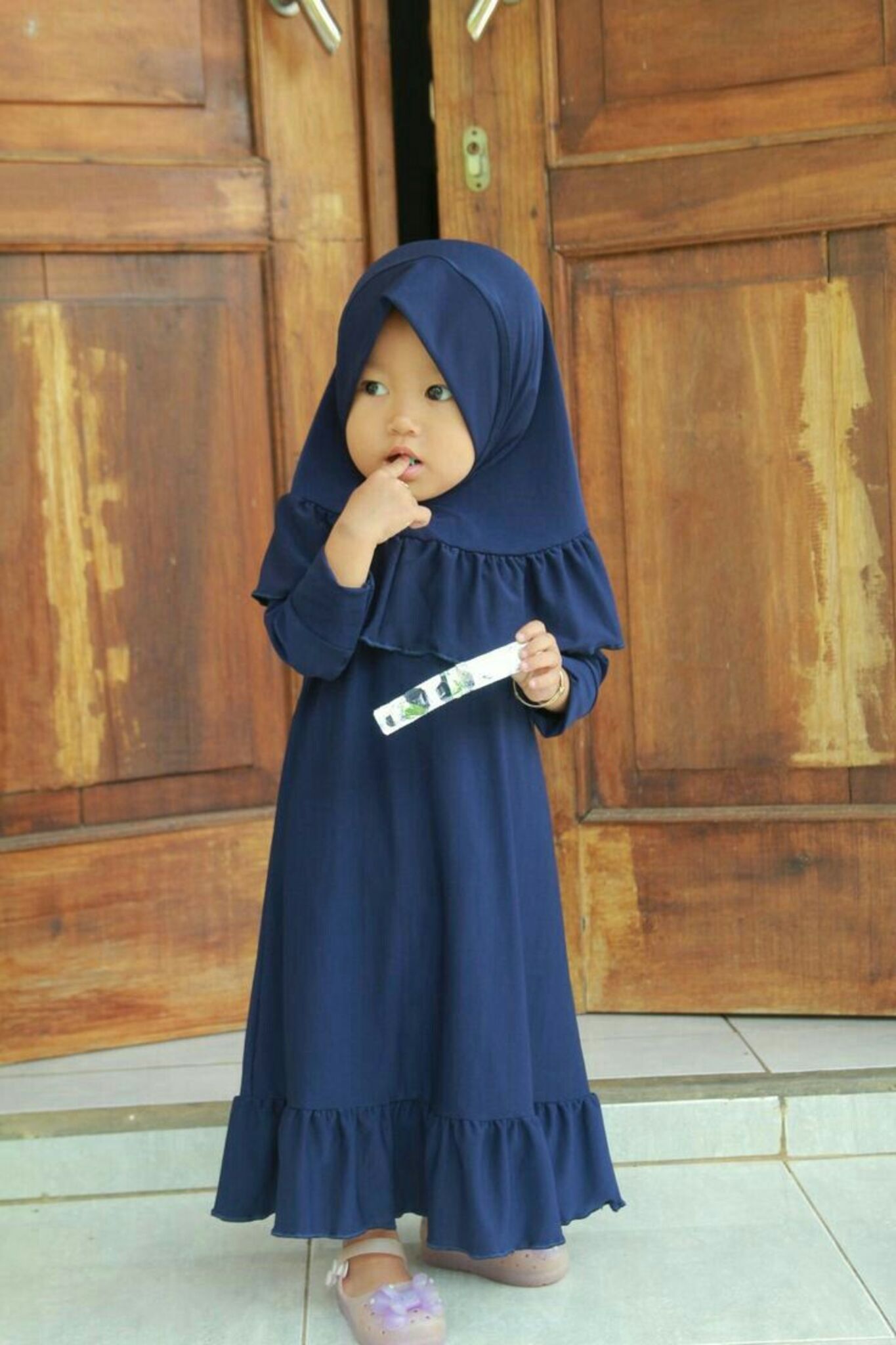Trending Navy Blue Baby Girl Abaya with Scarf - Linen Fabric O-Neck Design