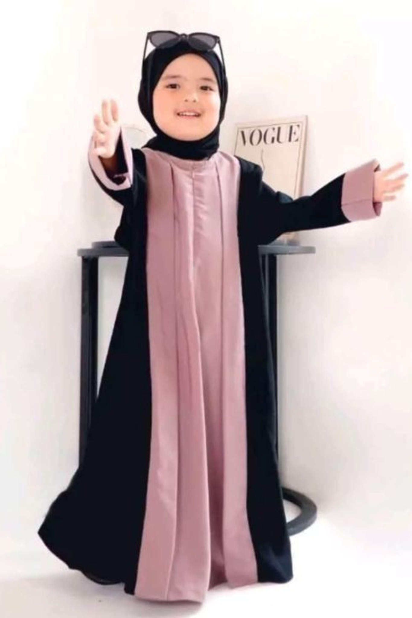 Two-Tone Abaya for Girls (5–10 Years) – Stylish Black & Pink Modest Wear