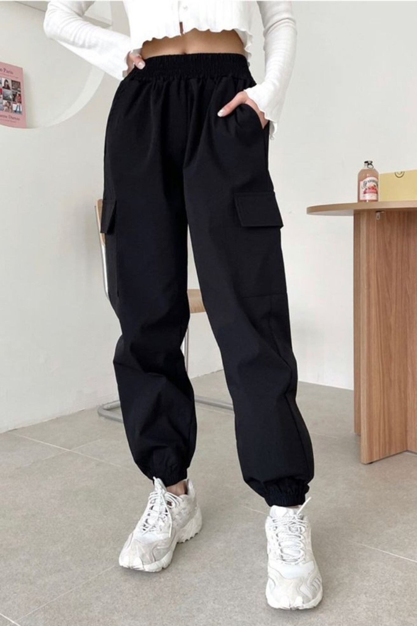 Women’s Black Cargo Jogger Pants – Streetwear with Pockets (S, M, L Sizes)